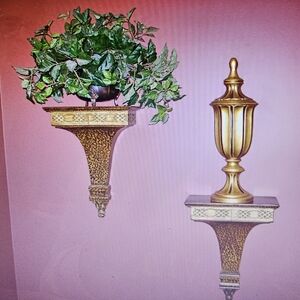Decorative Finial Accent. Gold leaf Traditional Accessory. 16" tall.